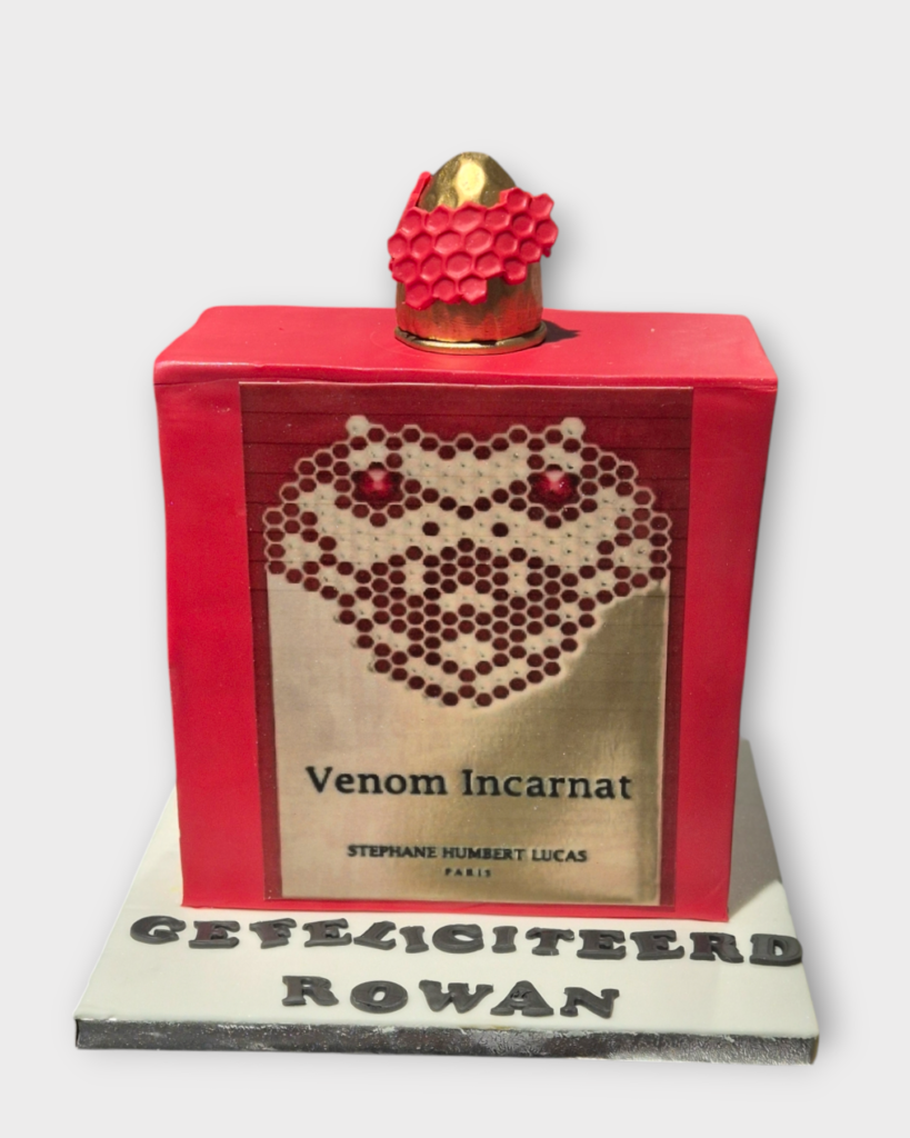 3D Parfum fles Taart | hippetaarten.nl | deheerlijketaart.nl